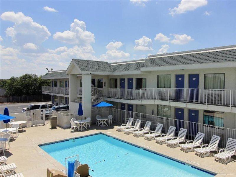 Hotel 6-austin, Tx 2*