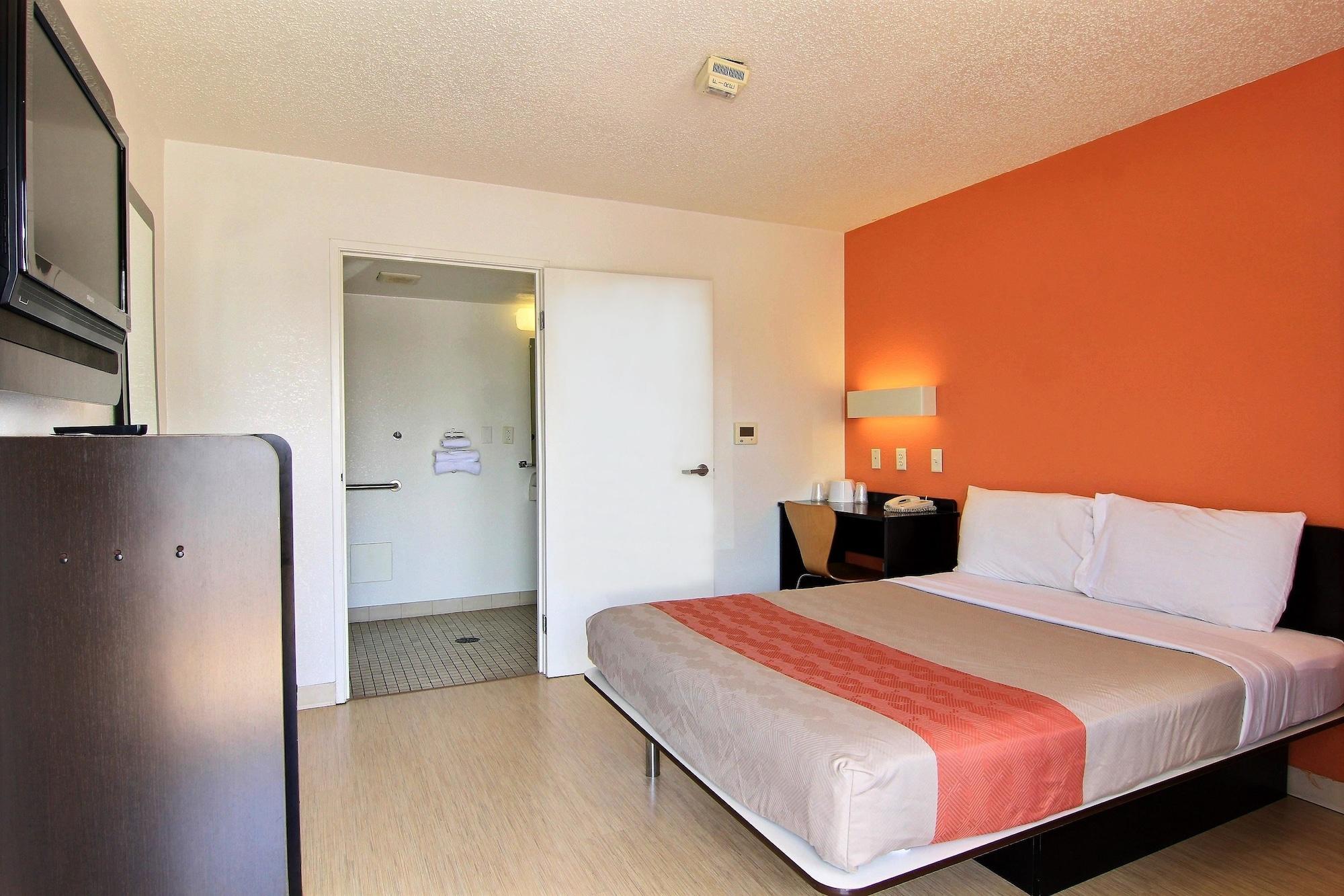 Hotel 6-austin, Tx