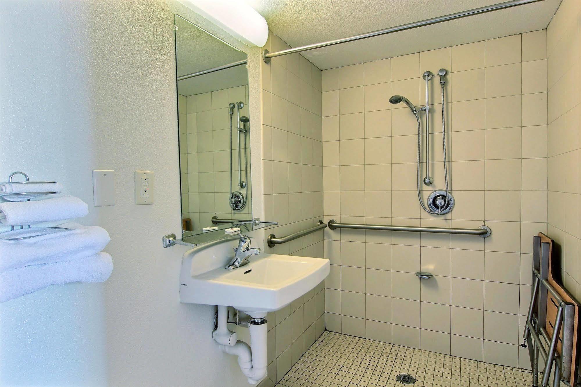 Hotel 6-austin, Tx 2*